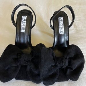 Black bow heels